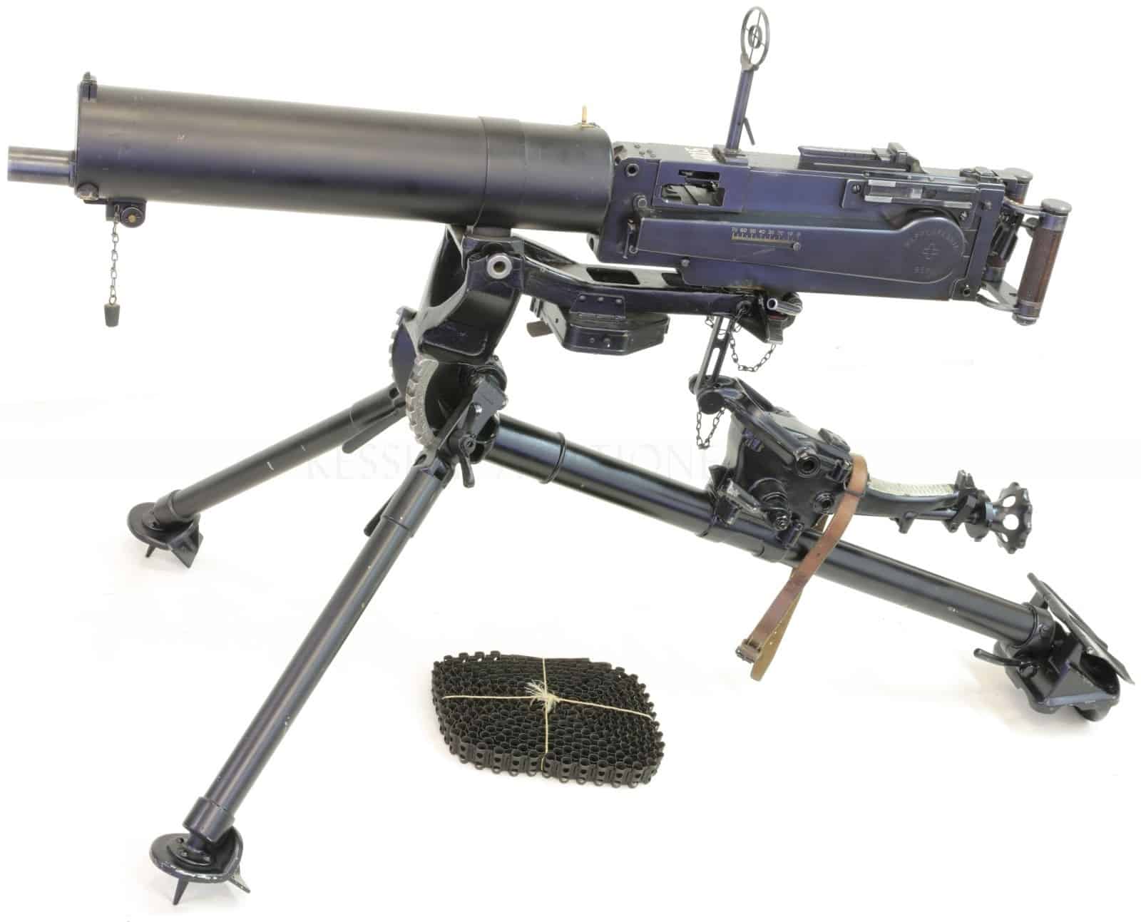 <strong>Schweres Maschinengewehr</strong>
Schweizer W+F MG11 in Kaliber 7.5x55 Swiss, wassergekühlt nach Maxim-Art. 