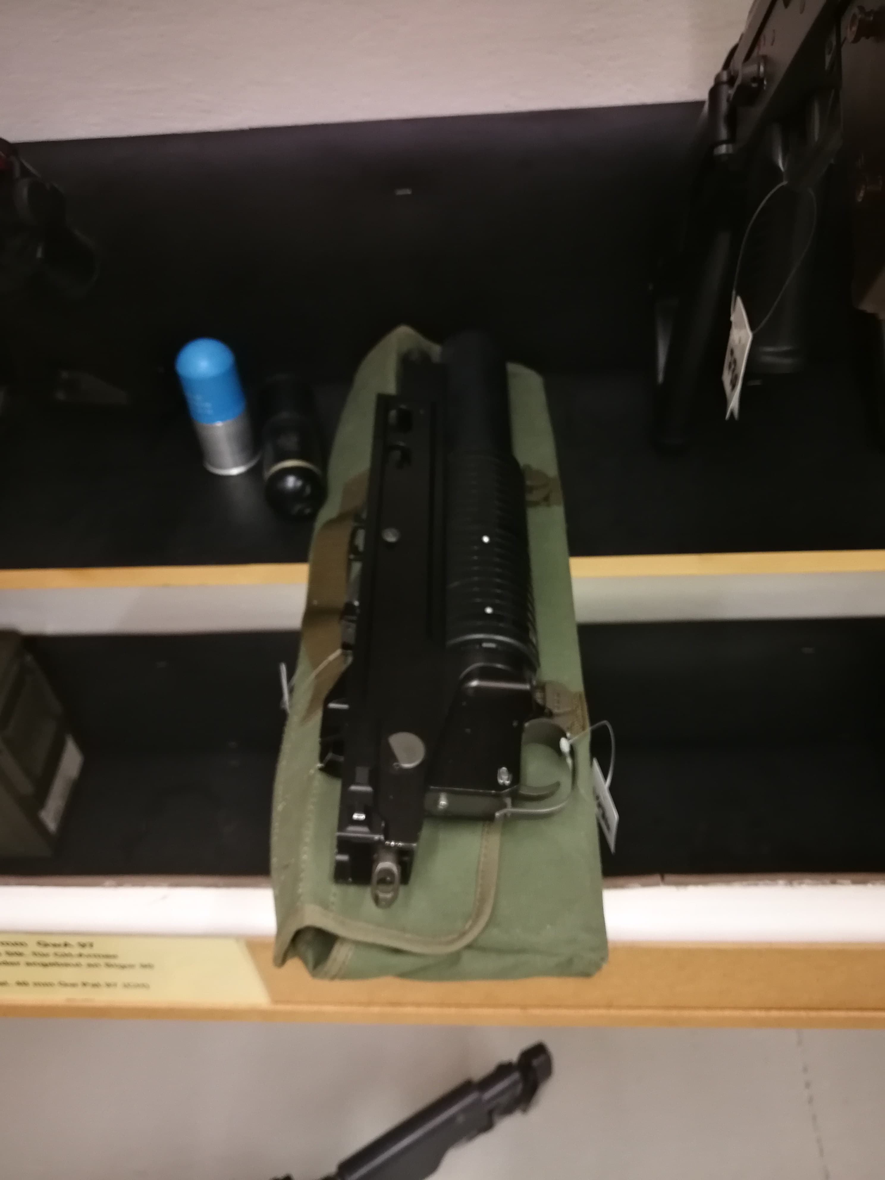 Granatwerfer. Man kann sich nicht daran sattsehen.
