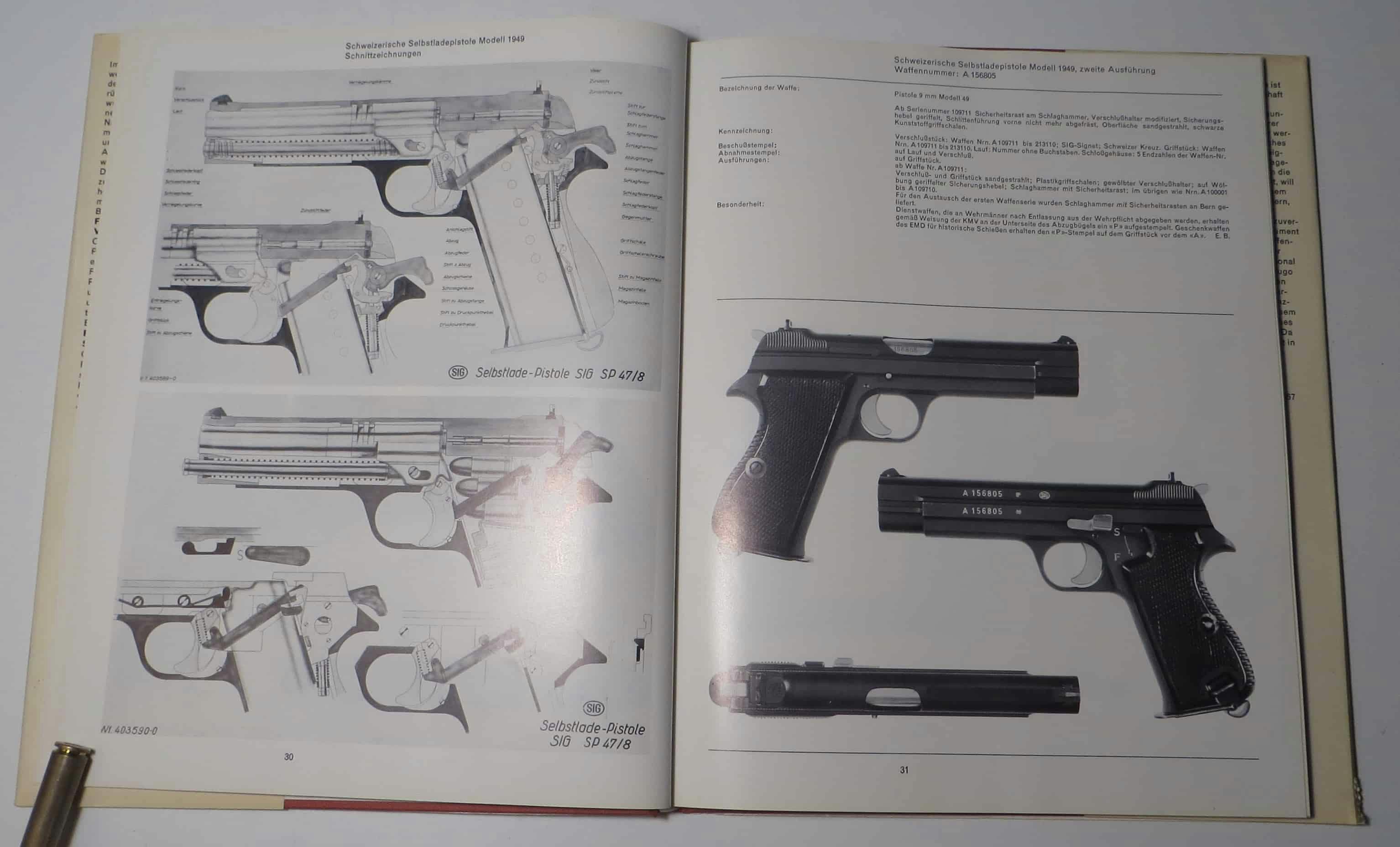 Natürlich fehlt auch die SIG P210, in der Armee als Pistole 75 geführt, nicht. Hier in der zweiten Ausführung. Links Schnittzeichnungen der SIG 47/8.