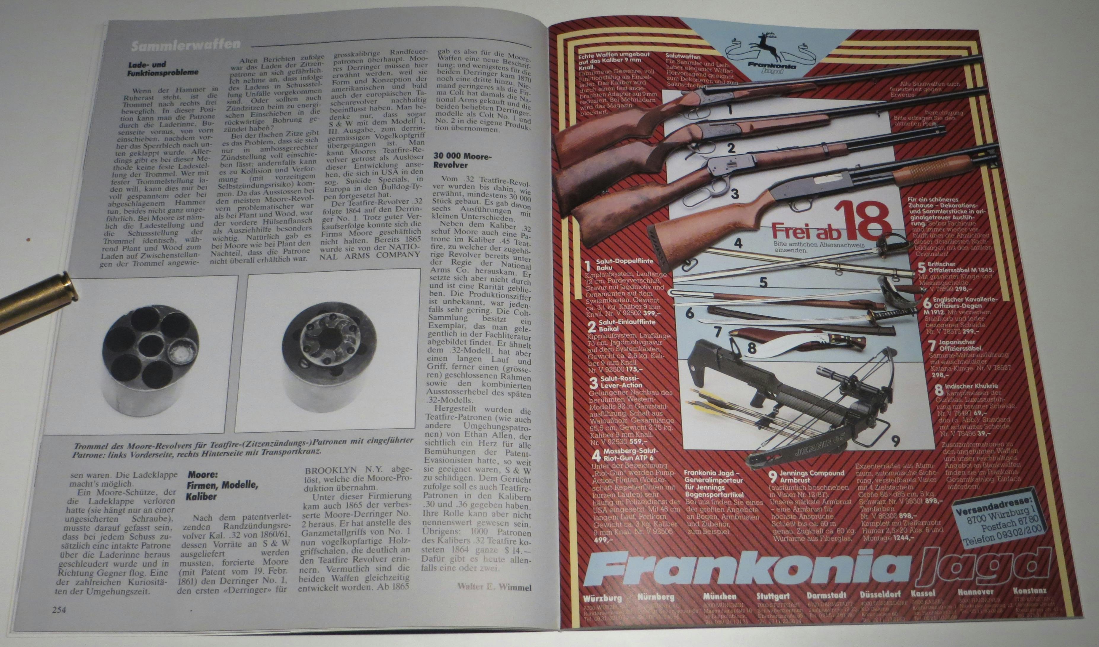 Ja, Frank und Monika geschäfteten schon seit 29 Jahren, sogar in Farbe. Links die Trommel vom Moore Revolver .32 Teatfire.
